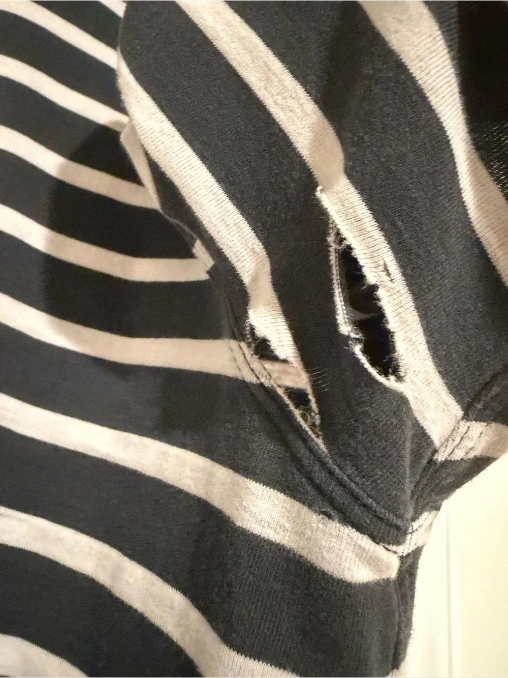 Lululemon All Yours Tee *Vitasea Yachtie Stripe Black Chrome Size 12 DAMAGED